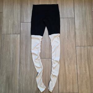 Alo Yoga Colorblock Leggings Womens Small Black White Ruched Low Rise